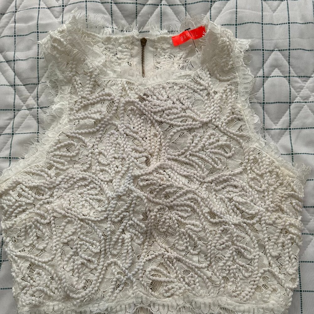 ALX Couture White Lace Crop Top • New With Tags • Size M/L